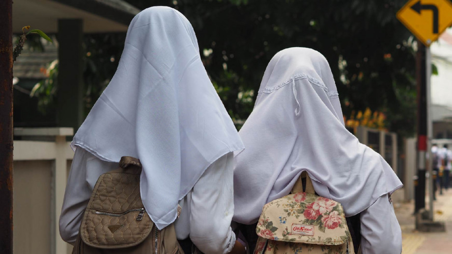 Guru SMA di Sragen Paksa Murid Pakai Jilbab, Pemerintah Turun Tangan
